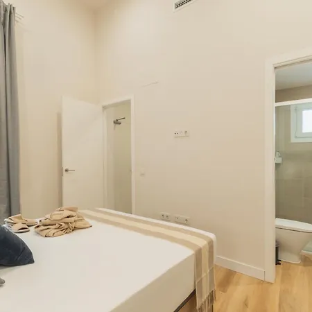 Urania Cadiz Apartments *