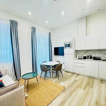 Urania Cadiz Apartments *