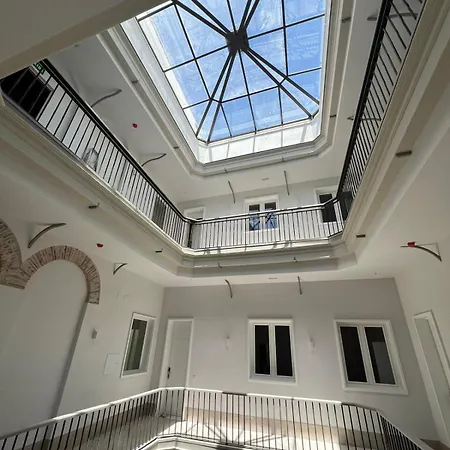 Urania Cadiz Apartments *