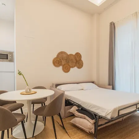 Qe Apartment *