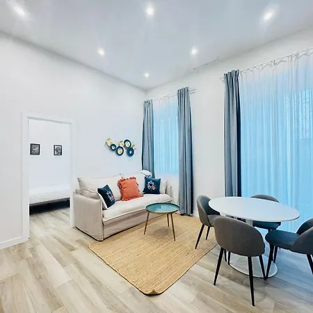 Urania Cadiz Apartments Apartment