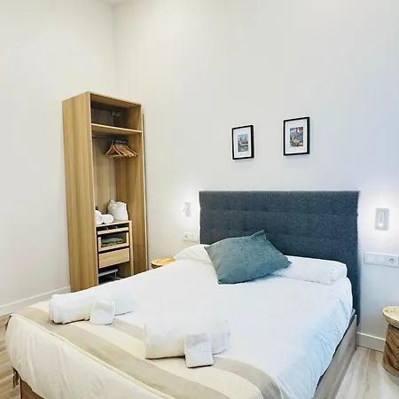Qe Apartment