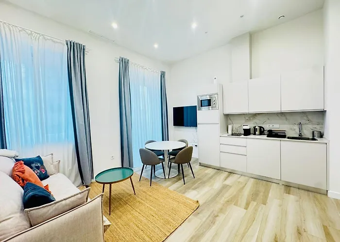 Urania By Soho Boutique *