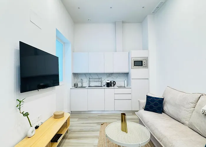 Urania By Soho Boutique * كاديز