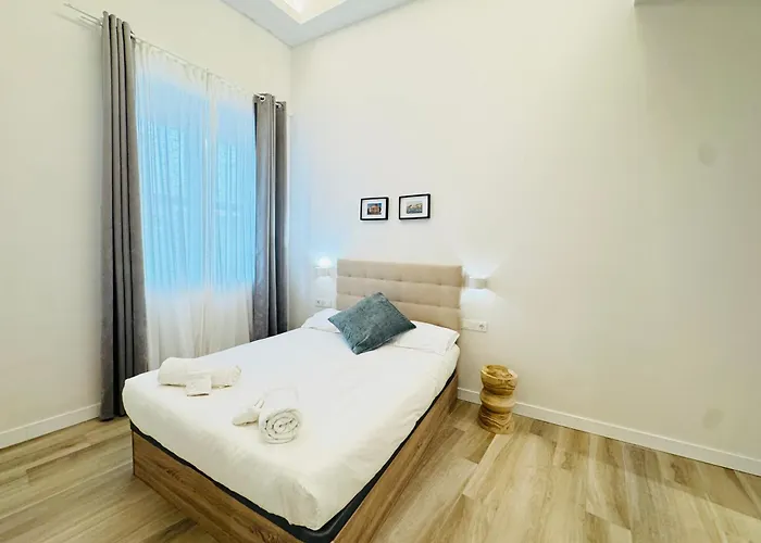 Urania By Soho Boutique كاديز