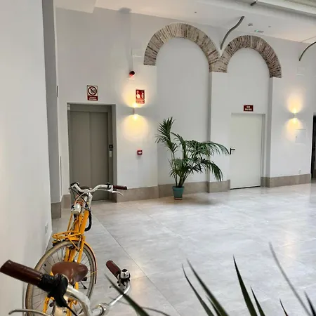 Urania Cadiz Apartments *