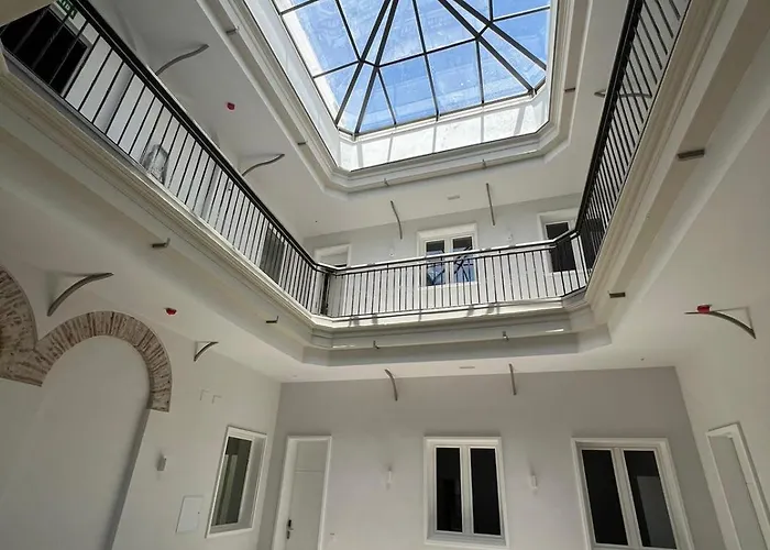 Urania By Soho Boutique *